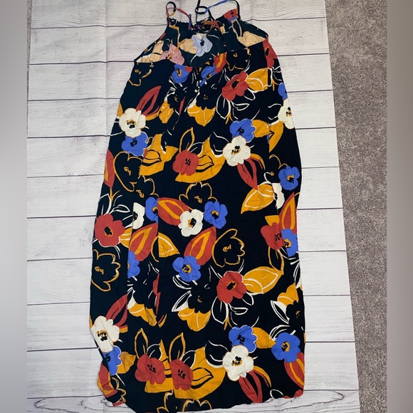 Women's Lush Black Floral Dress - Picture 6 of 6